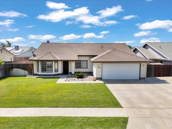1395 Pine Drive, Lemoore, CA 93245