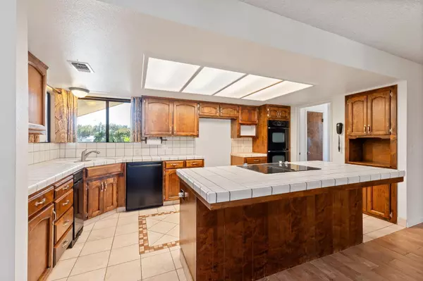 Porterville, CA 93257,1494 Atkins Way