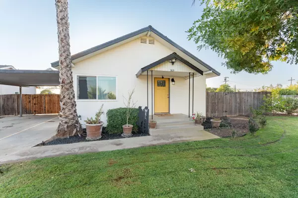 Orange Cove, CA 93646,303 5th Street