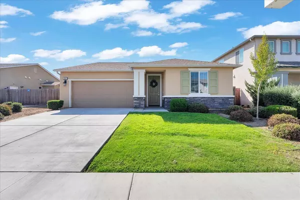 2041 N Rinaldi Court, Visalia, CA 93291