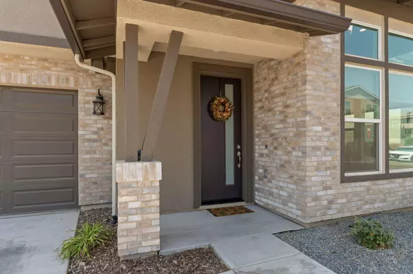 Visalia, CA 93277,4537 S Ernest Street