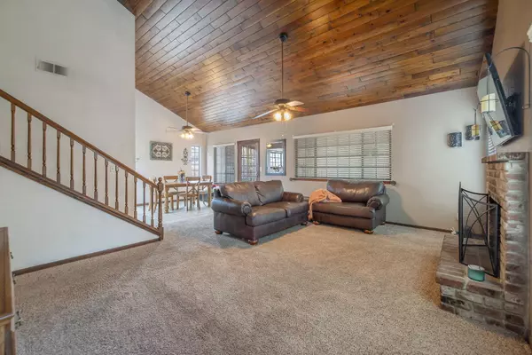 Visalia, CA 93292,2218 N Oakhurst Street