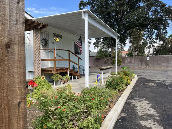 Visalia, CA 93277,820 S Chinowth Street ##Sp93