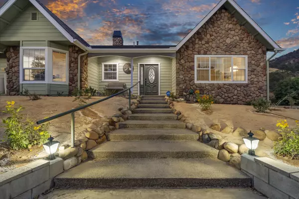 42076 Black Oak Drive, Three Rivers, CA 93271