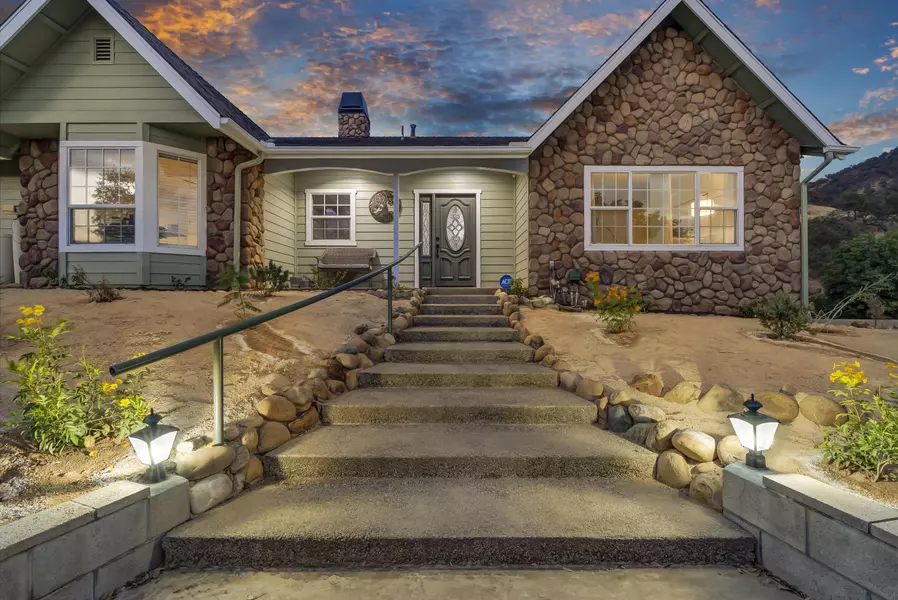42076 Black Oak Drive, Three Rivers, CA 93271