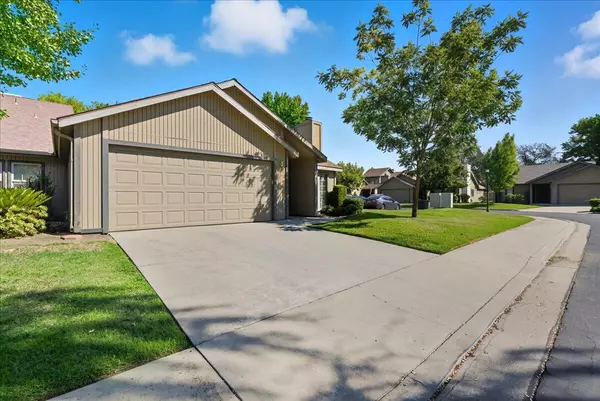 Visalia, CA 93292,2532 E Tulare Avenue