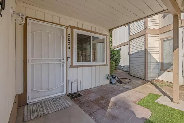 Visalia, CA 93292,2024 E Laura Avenue