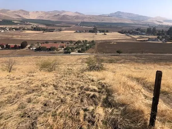 Porterville, CA 93257,N Scenic Drive Drive