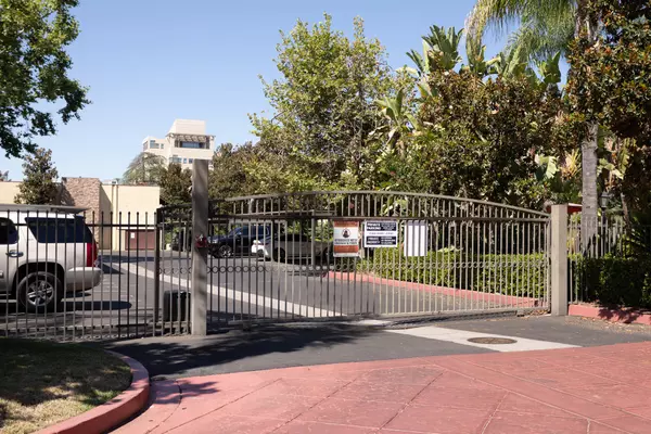 Fresno, CA 93721,2881 Huntington Boulevard #121