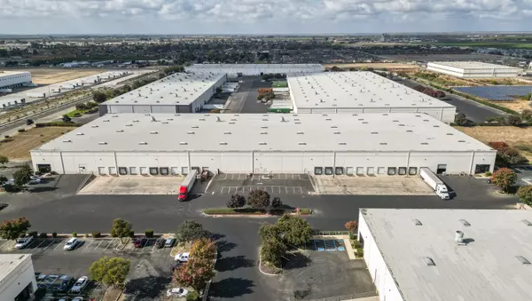 Visalia, CA 93291,Plaza N 2247