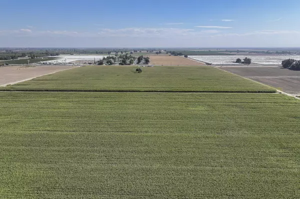 Visalia, CA 93277,N Mooney Boulevard