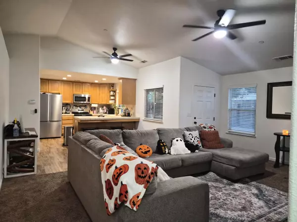 Visalia, CA 93292,1146 E Buena Vista Avenue