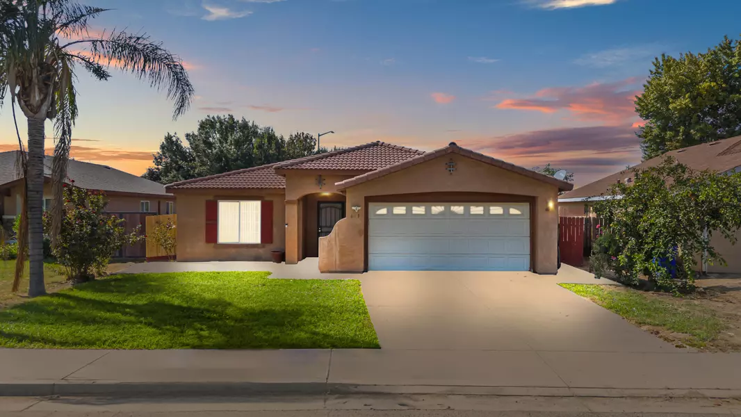 643 S Cloverleaf Street, Porterville, CA 93257