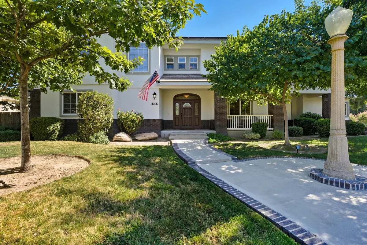 Visalia, CA 93277,1646 S Bluegrass Court