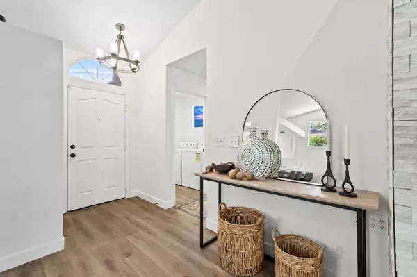 Visalia, CA 93292,1421 E Mesa Court