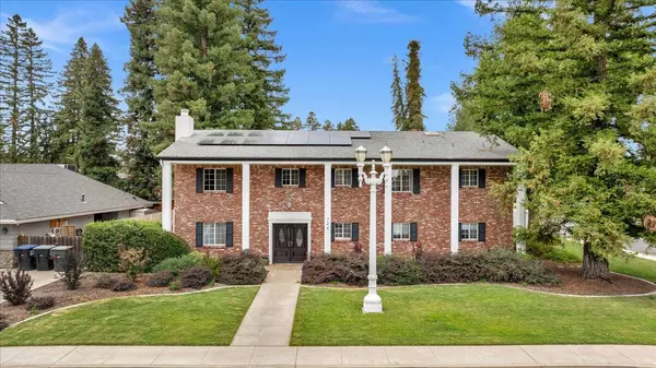 244 E Dorothea Court, Visalia, CA 93277