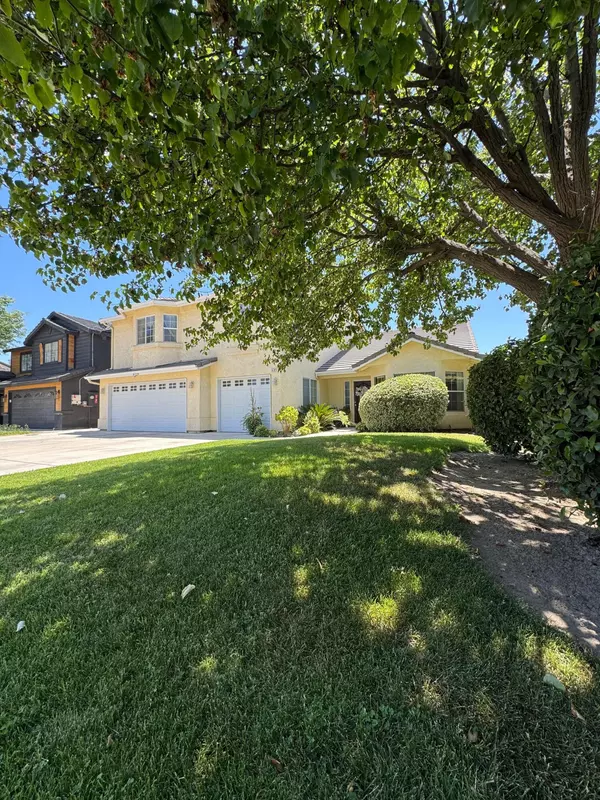 Visalia, CA 93277,605 W Russell Avenue