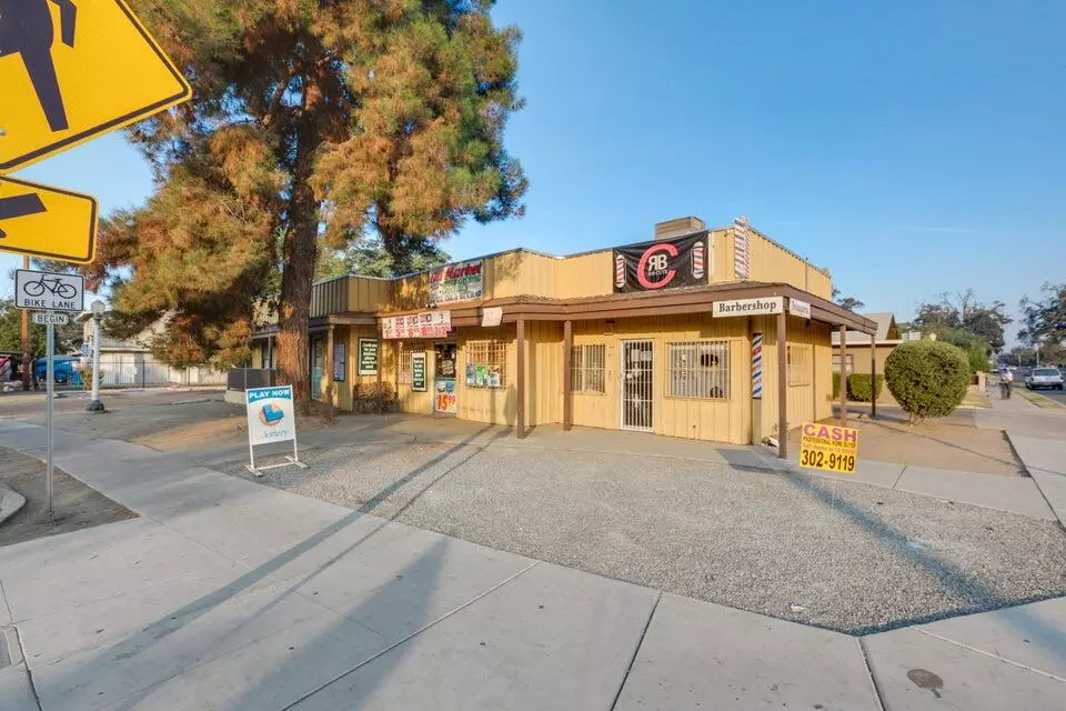 Visalia, CA 93291,919 N Court Street