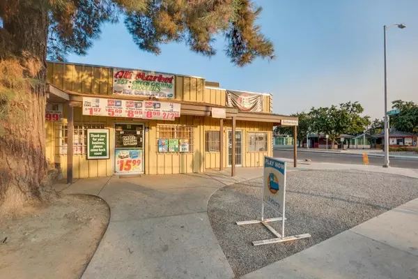 Visalia, CA 93291,919 N Court Street