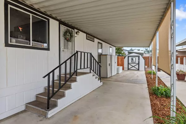 Tulare, CA 93274,2459 N Oaks Street #37
