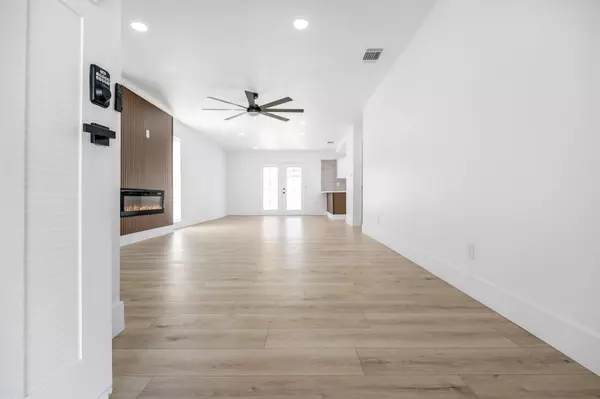 Visalia, CA 93277,3731 S Mountain Court