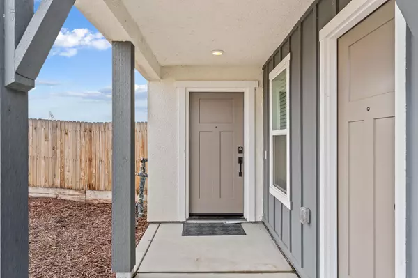 Visalia, CA 93292,1109 E Elkhorn Avenue