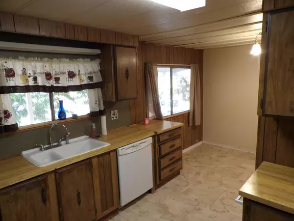 Yokuts Valley, CA 93675,46918 Creekside Road