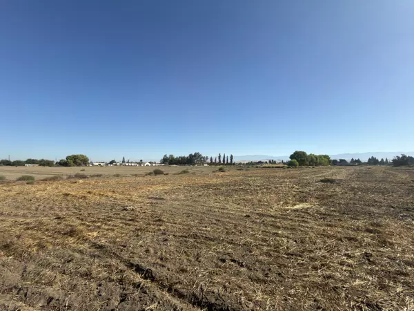 Porterville, CA 93257,249 S Westwood Street