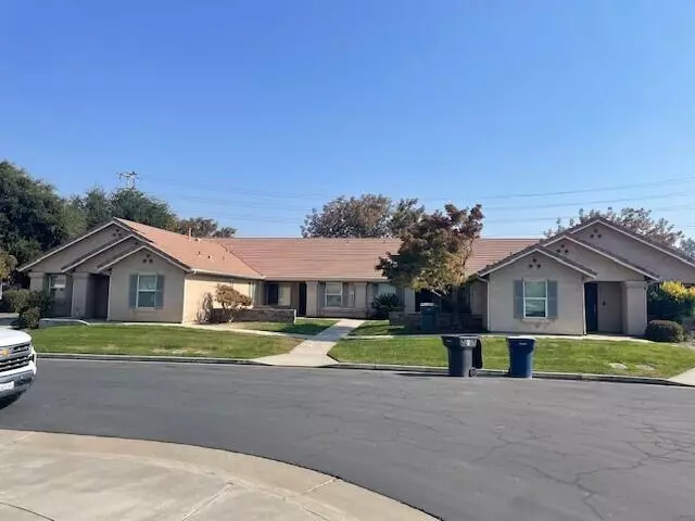 1929 E Academy Avenue, Tulare, CA 93274