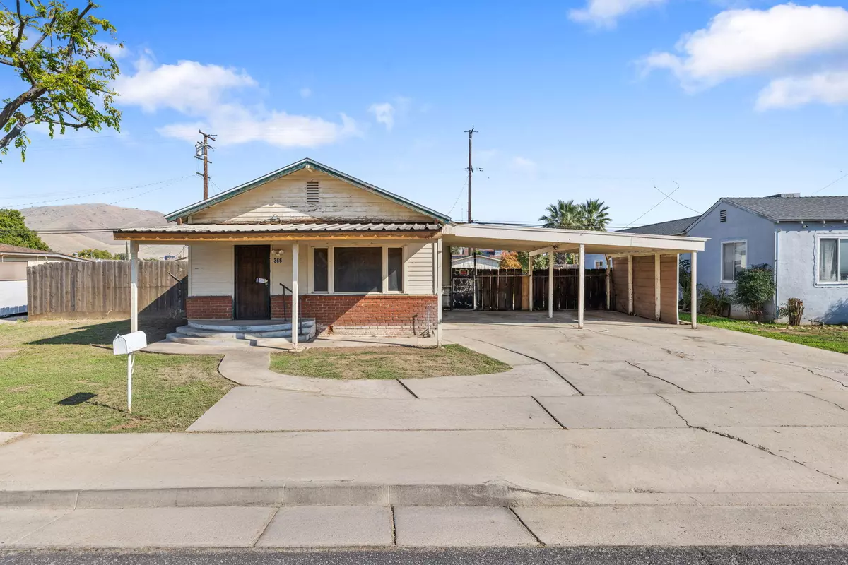 Woodlake, CA 93286,366 N Palm Street