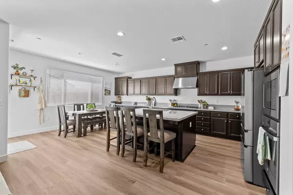 Tulare, CA 93274,179 Ocean Court