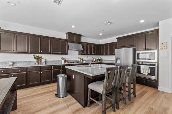 Tulare, CA 93274,179 Ocean Court