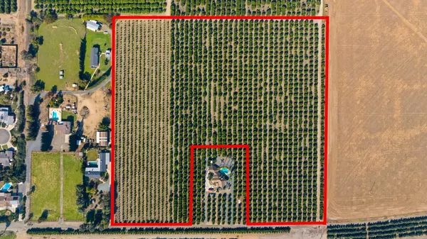 1435 E Palm Drive, Exeter, CA 93221