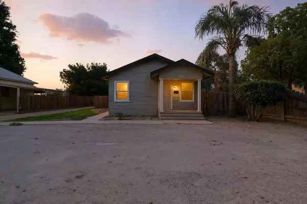 Visalia, CA 93277,1416 S Court St Street