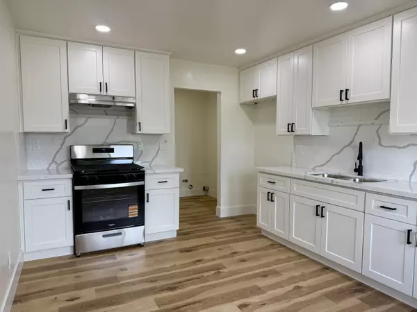 Farmersville, CA 93223,438 N Magnolia Avenue