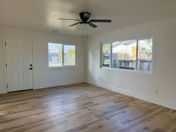 Farmersville, CA 93223,438 N Magnolia Avenue