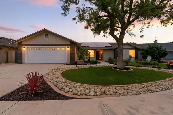 3928 W Dorothea Court, Visalia, CA 93277