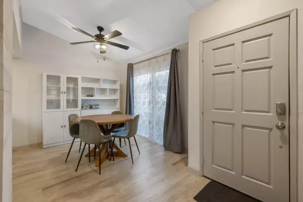 Visalia, CA 93292,1047 S Pinkham Street