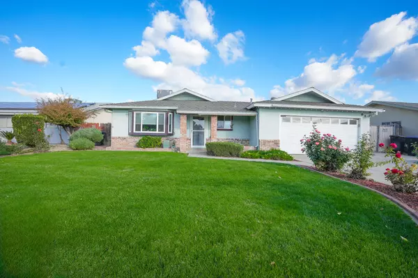 2922 S Linda Vista Street, Visalia, CA 93277