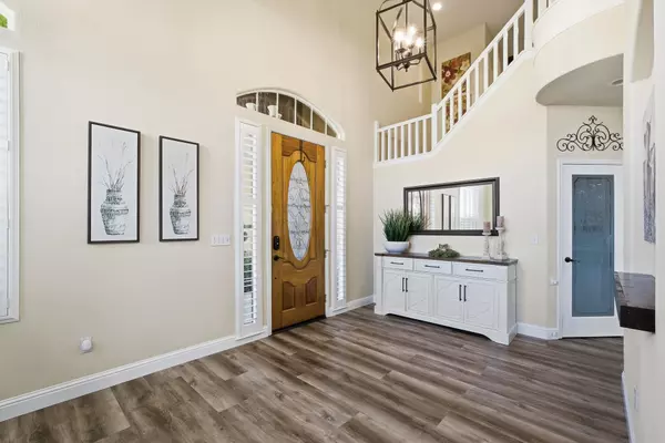 Visalia, CA 93292,3511 S Oakhurst Court