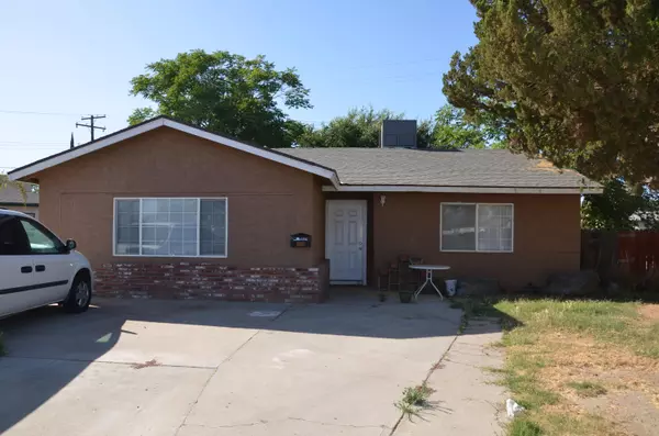 1076 Lincolnwood Circle, Hanford, CA 93230