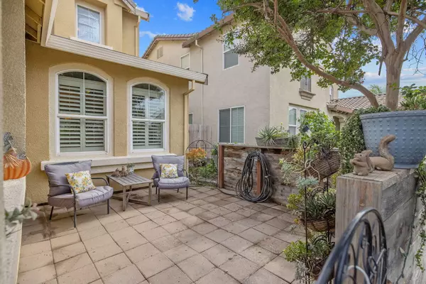 Visalia, CA 93291,2722 N Crowe Street