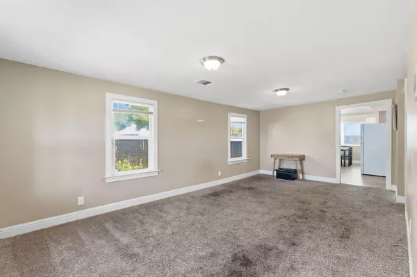 Exeter, CA 93221,321 N Orange Avenue