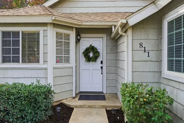 Visalia, CA 93292,811 E Trinidad Avenue