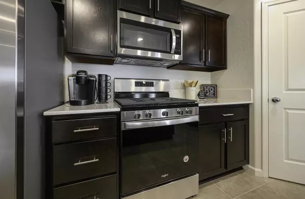 Visalia, CA 93291,2326 N Fontana Street #2041v