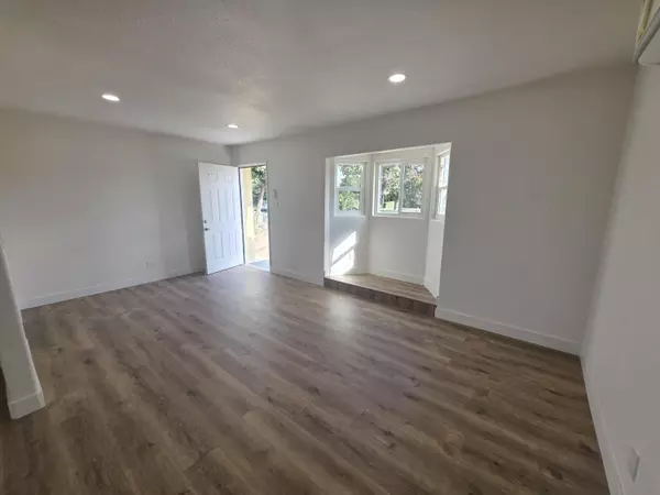 Visalia, CA 93291,1809 N Bridge Street