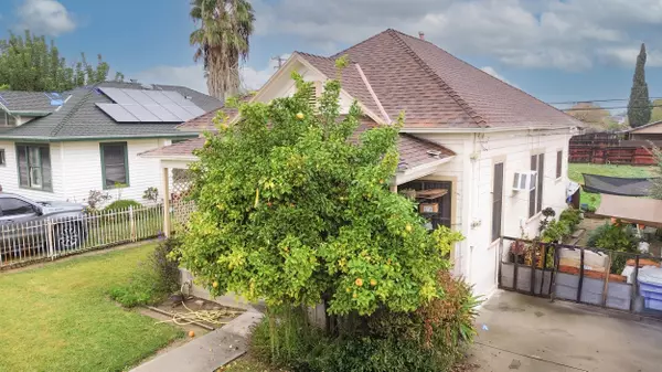 Hanford, CA 93230,418 E 10th Street