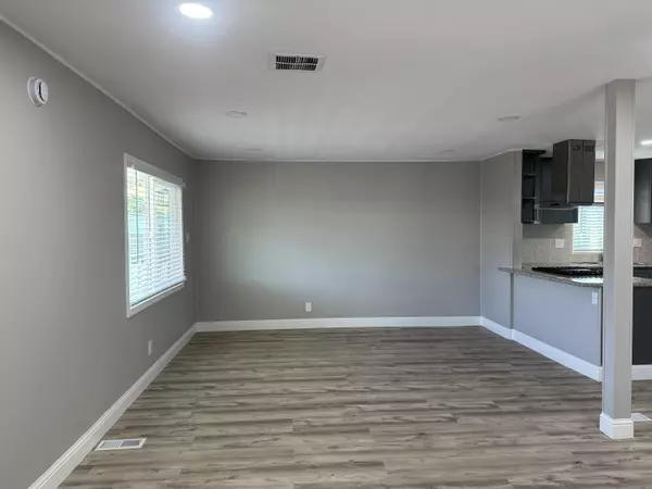 Porterville, CA 93257,720 E Worth Space 76 Avenue