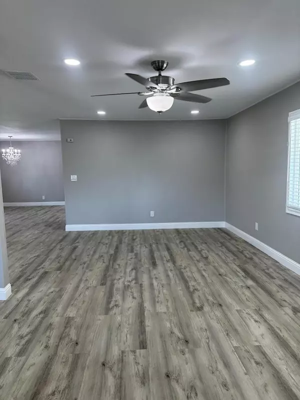 Porterville, CA 93257,720 E Worth Space 76 Avenue