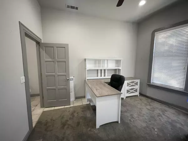 Visalia, CA 93291,310 W Murray Avenue